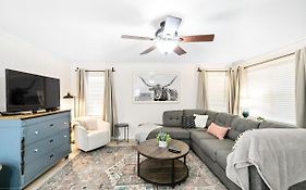 Memories On Mulberry- Hot Tub Game Room Fire Pit